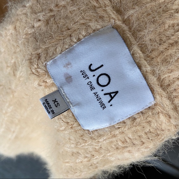 J.O.A. Fuzzy Beige Sweater - Picture 5 of 6